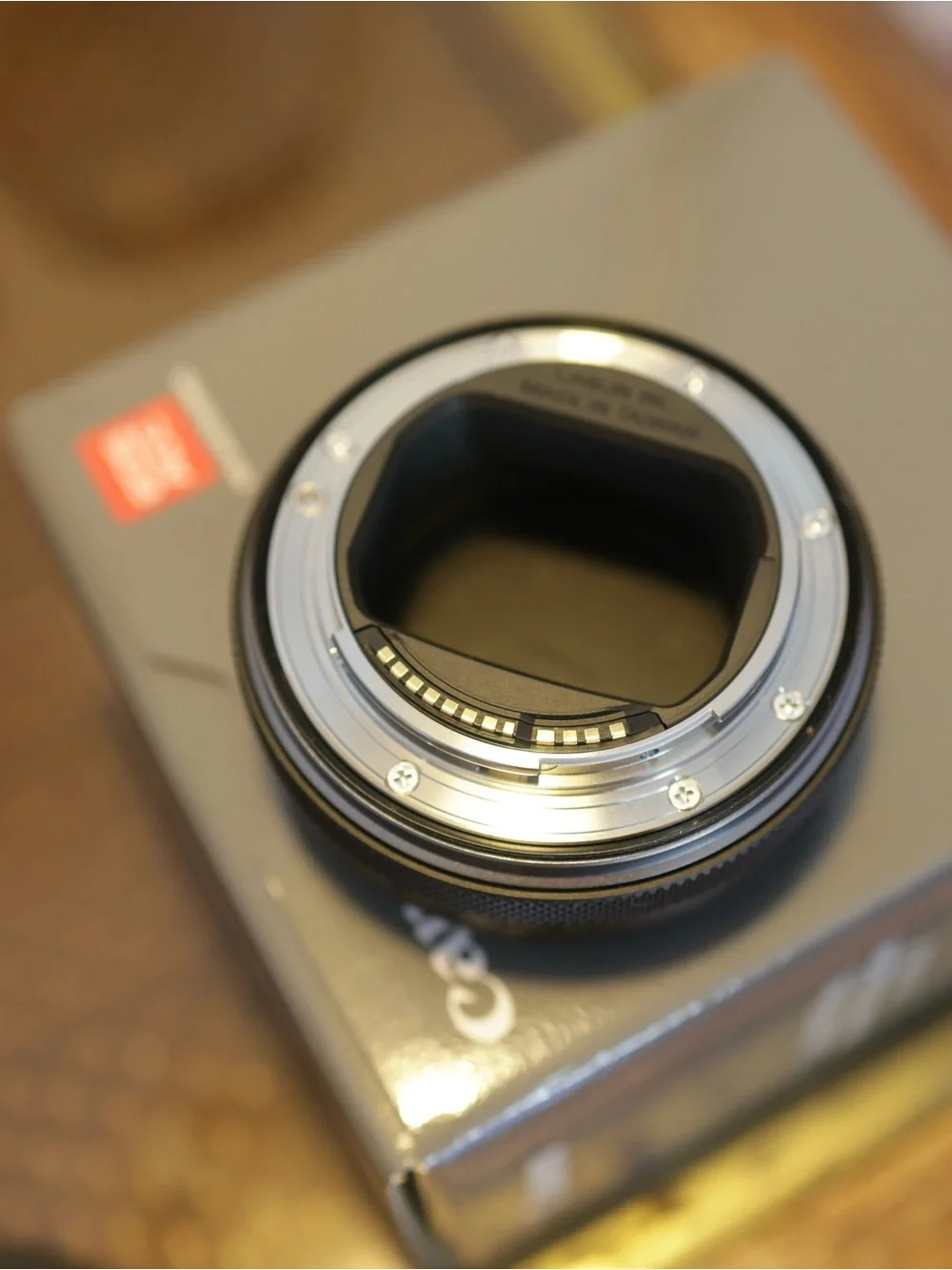 Canon Black EF-EOS R Mount Adapter with Knurled Control Ring